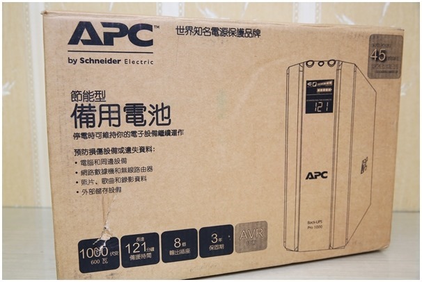 APC Back-UPS Pro 1000 不斷電系統，預防臨時停電、電壓突波，保護設備