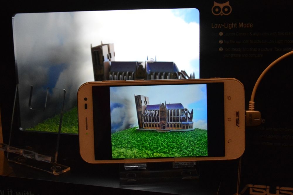 ASUS世界最薄ZenFone Zoom開賣 售價13,990/15,990!