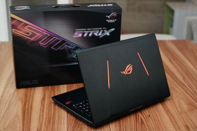 ROG STRIX GL553 電競筆電開箱， 搭載全新 GTX1050Ti 電競顯卡、四區炫彩背光鍵盤