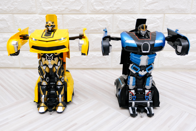 淘寶敗家心得 - 可變形為機器人的遙控汽車，無線遙控 &amp; 聲控