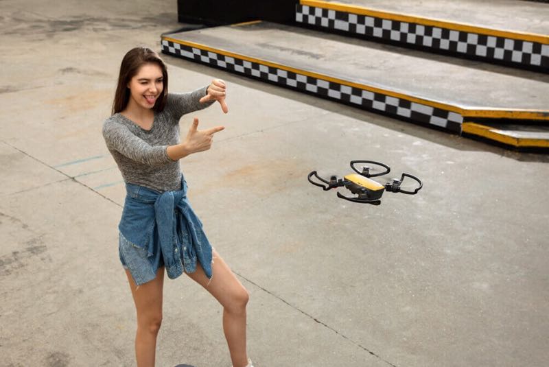 DJI SPARK 空拍機，支援手勢操作還超好攜帶!