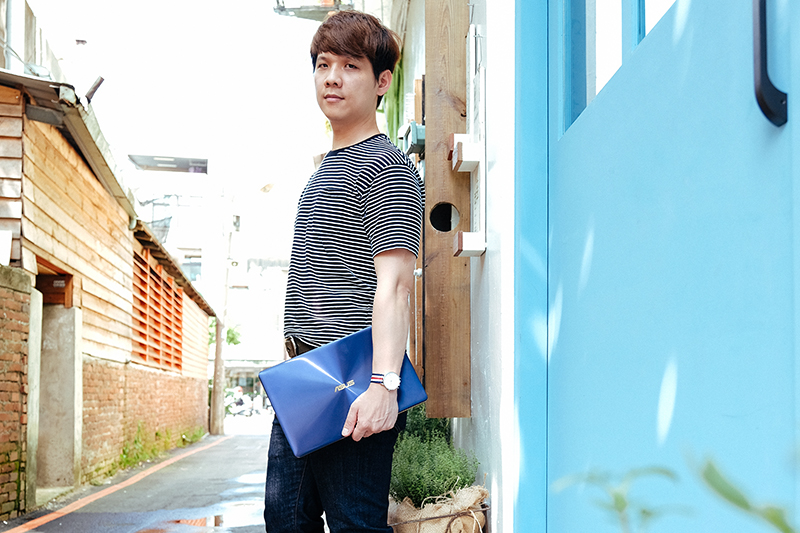 ASUS ZenBook 3 Deluxe UX490 筆電開箱，13 吋機身搭載 14 吋螢幕並兼具輕薄與時尚