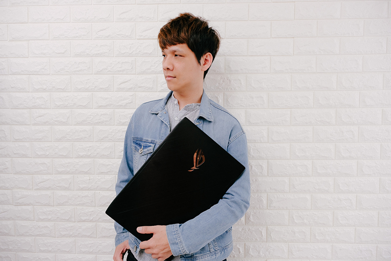 ROG Strix GL703V 電競筆電開箱，輕薄兼具潮流外型與效能