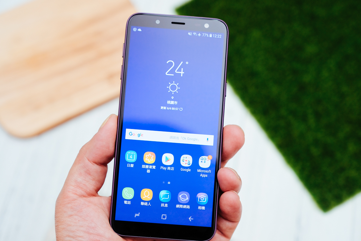 Samsung Galaxy J6 開箱分享，超平價打光神器，可調式三段鎂光燈自拍超有光