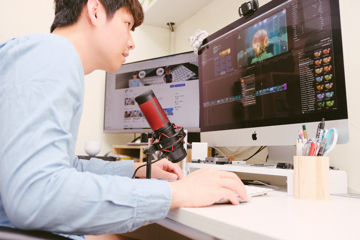 超美型的 HyperX QuadCast 電容式 USB 麥克風開箱，直播、錄音、玩遊戲都好用！