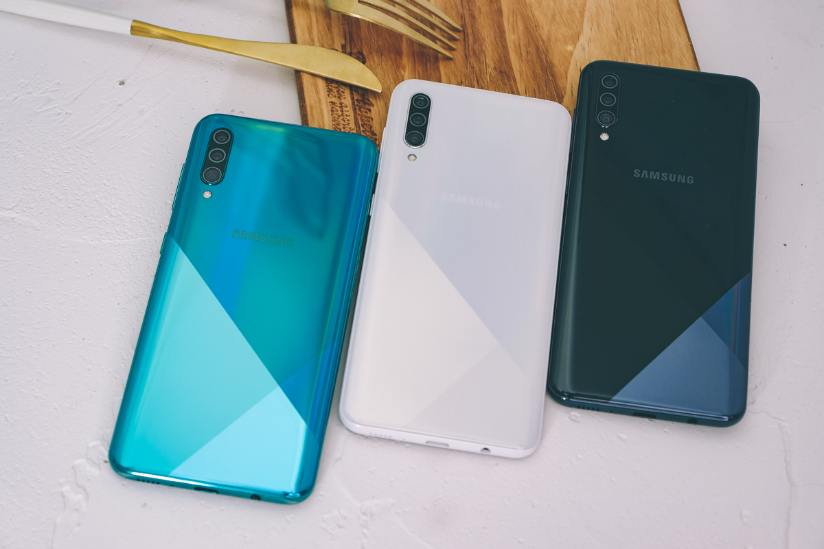 Samsung Galaxy A30s 開箱，超美型冰晶感背蓋、三鏡頭 9 千有找