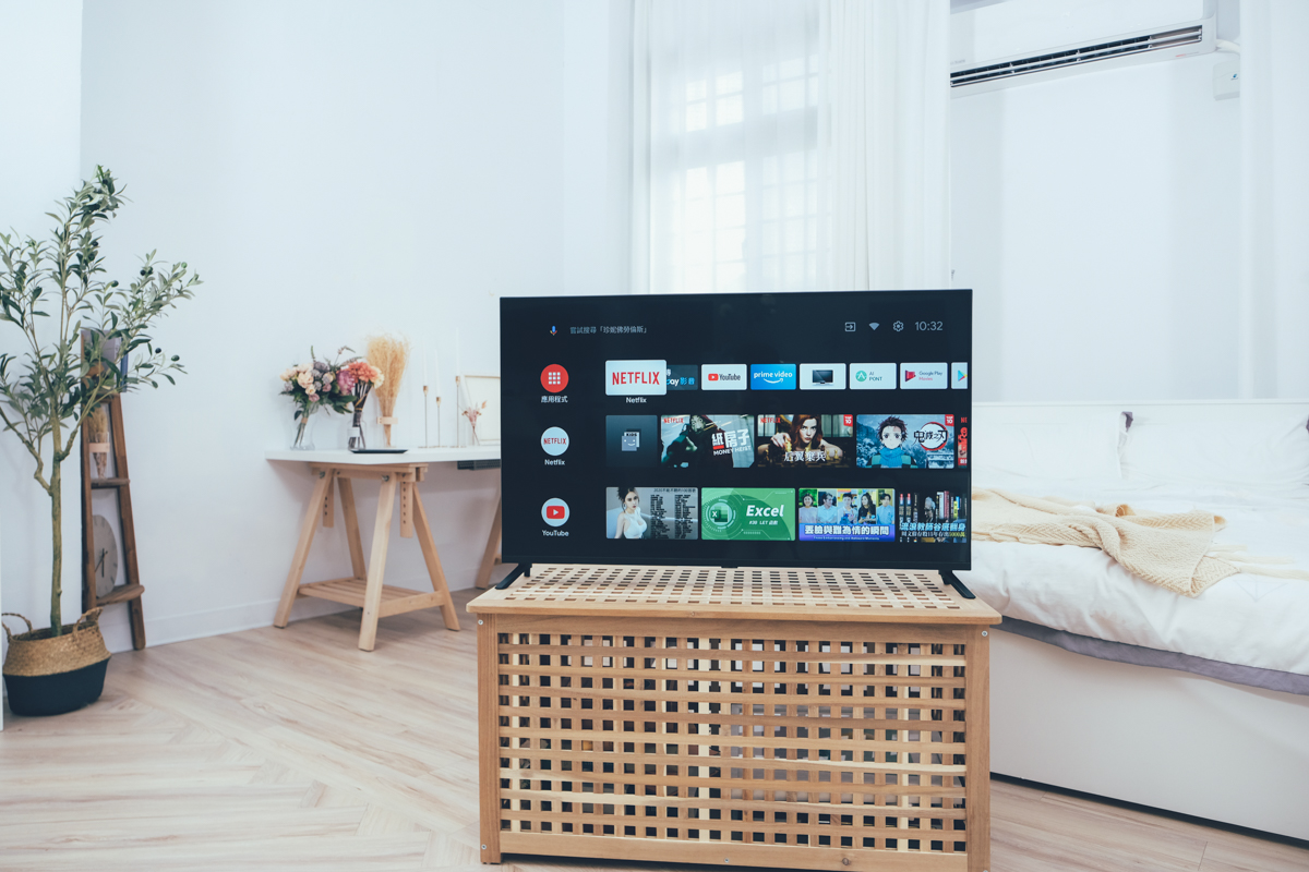 realme 智慧連網顯示器開箱，小資族、租屋族玩遊戲、追劇的最佳選擇！