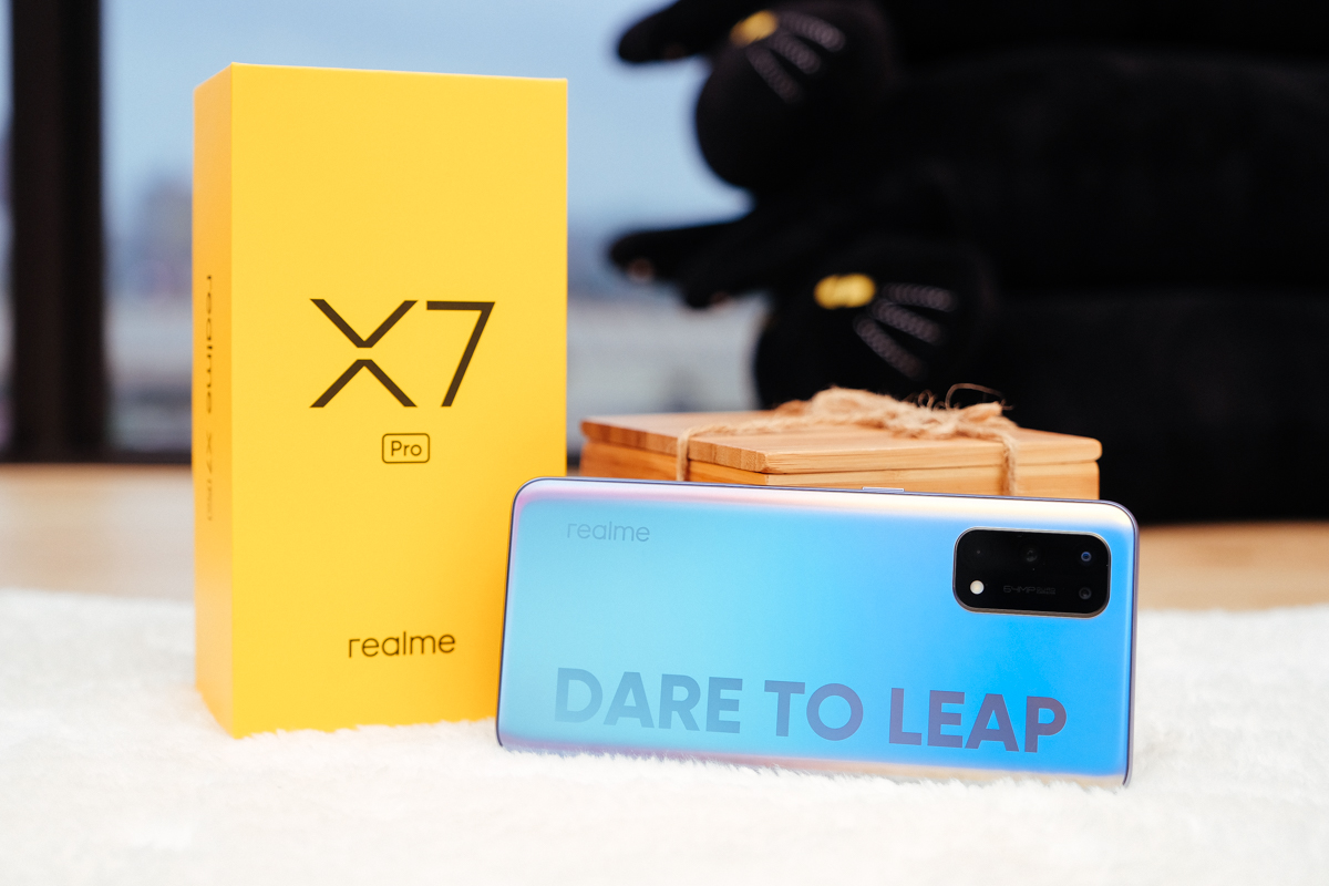 realme X7 Pro 智慧型手機開箱，天璣 1000+ 5G 處理器、50W 超級閃充、120Hz AMOLED 螢幕