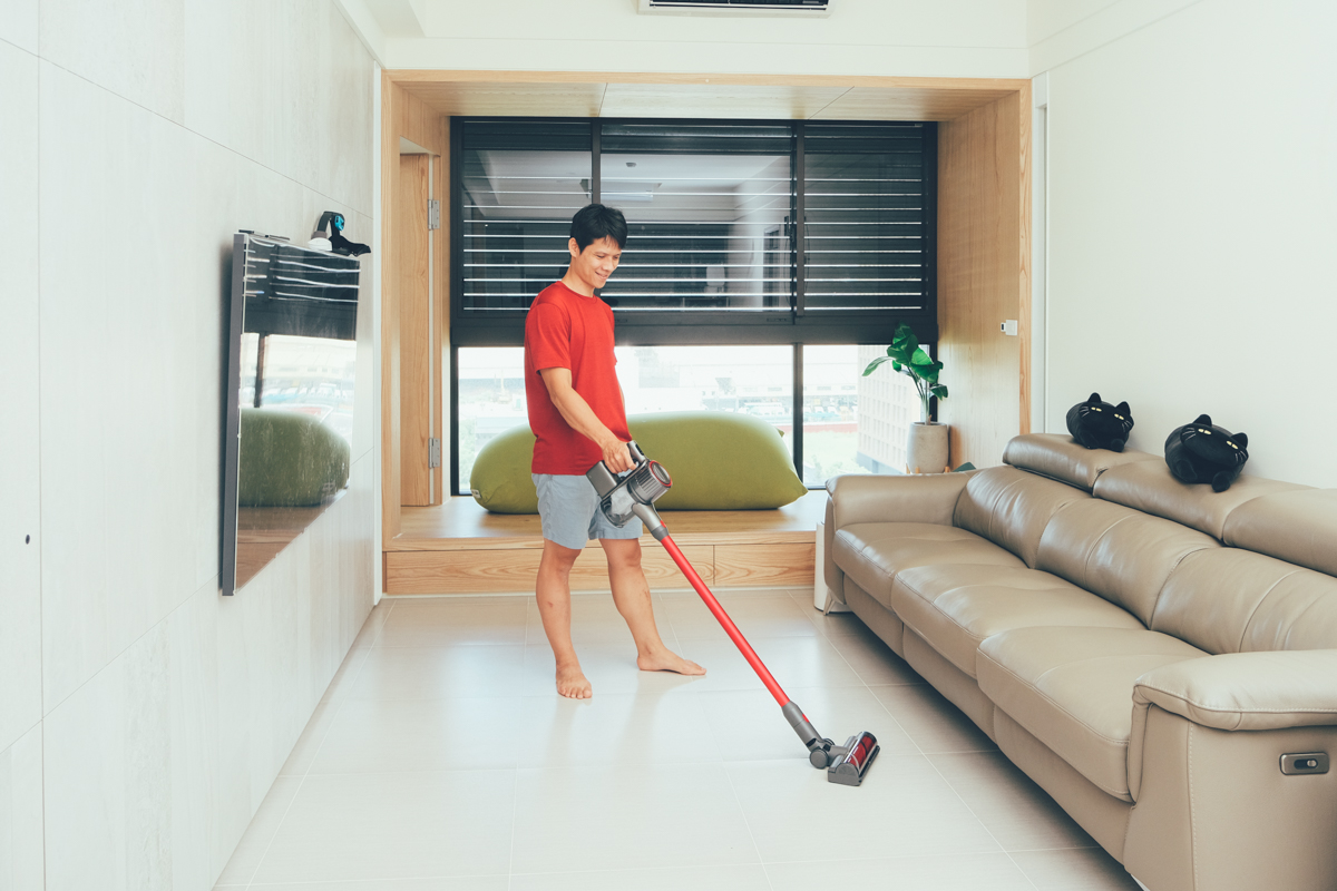 Roborock 石頭科技 H7 旗艦手持無線吸塵器開箱，更便利的磁吸收納架、拋棄式集塵袋