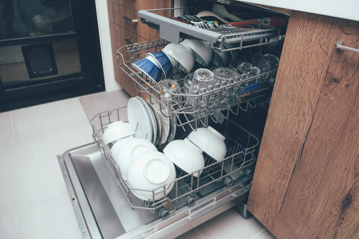 德國 TEKA 不銹鋼獨立式洗碗機 LP-8850 使用心得，90 分鐘洗的乾淨、烘的乾嗎？