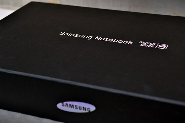 《開箱文》Samsung Notebook Series 9，尖端工藝技術頂級產品、搭配三星獨家 Win 8 APP，內外兼俱