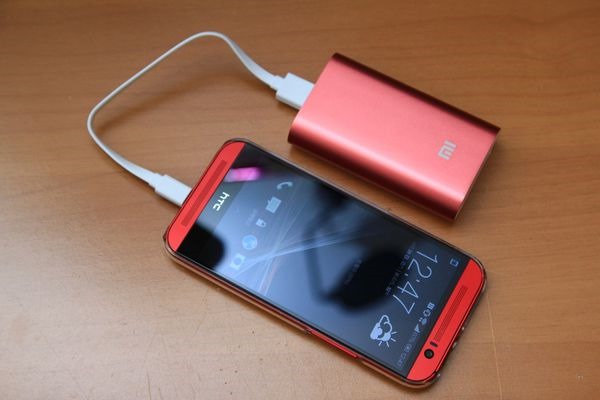 《開箱文》小米 5200mAh 行動電源，鋁合金外殼、C/P值高