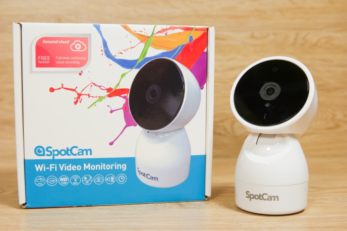 SpotCam HD Eva 全雲端可擺頭 Wi-Fi 監控攝影機，一隻搞定多角度
