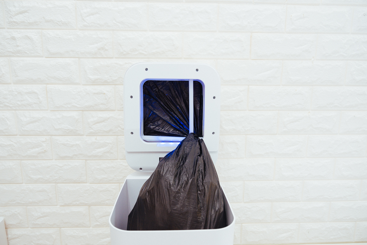 【開箱文 & 評測】可以自動換垃圾袋、自動打包免沾手的拓牛智慧垃圾桶
